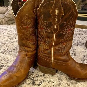 Justin boots; 8.5 women